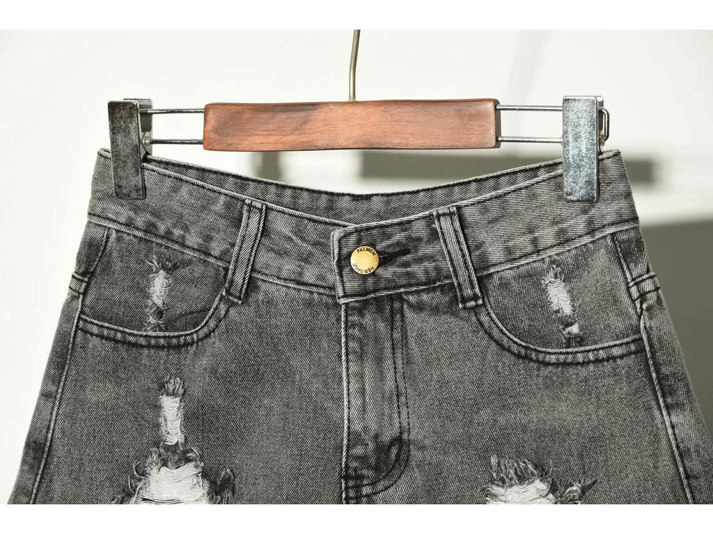 Plus Size Women's Ripped Denim Shorts - Trendy Summer Loose Fit for 200 Jin