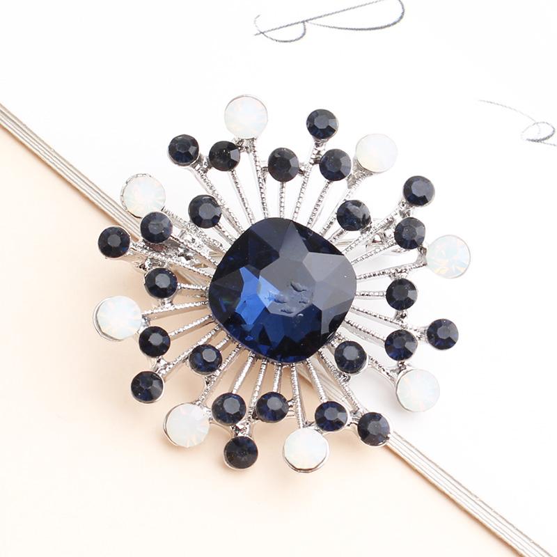 Pomlee Rhinestone Crystal Olives Brooches Unisex Women And Men Brooch Pin Collar Jewelry Suit Coat T -Shirt Dress Accessories
