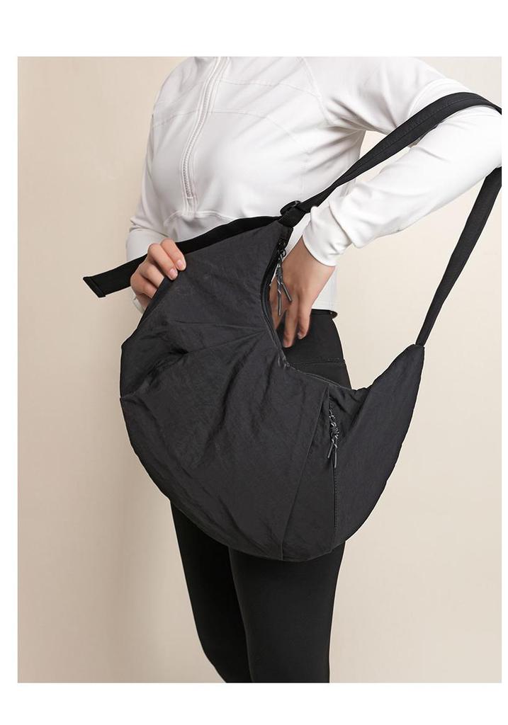 Unisex Nylon Crossbody Bag - Large Capacity, Sports Style, Cycling-Friendly Dumpling Design