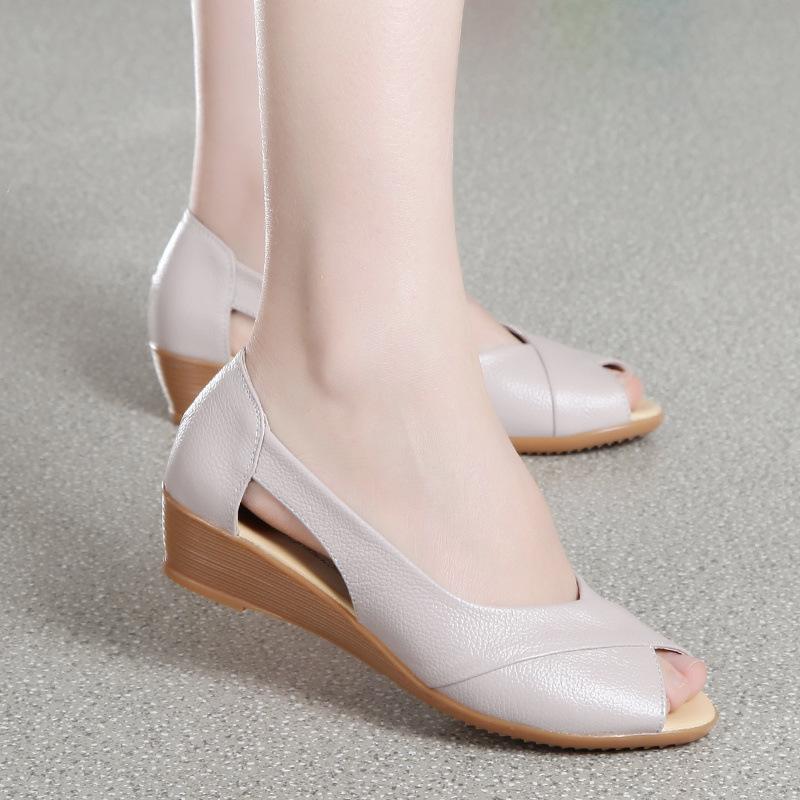 

Fashion 2025 mid summer soft soled comfortable flat bottom fish mouth shoes Sloe heel open toe women s simple casual breathable sandals 35 бежевый