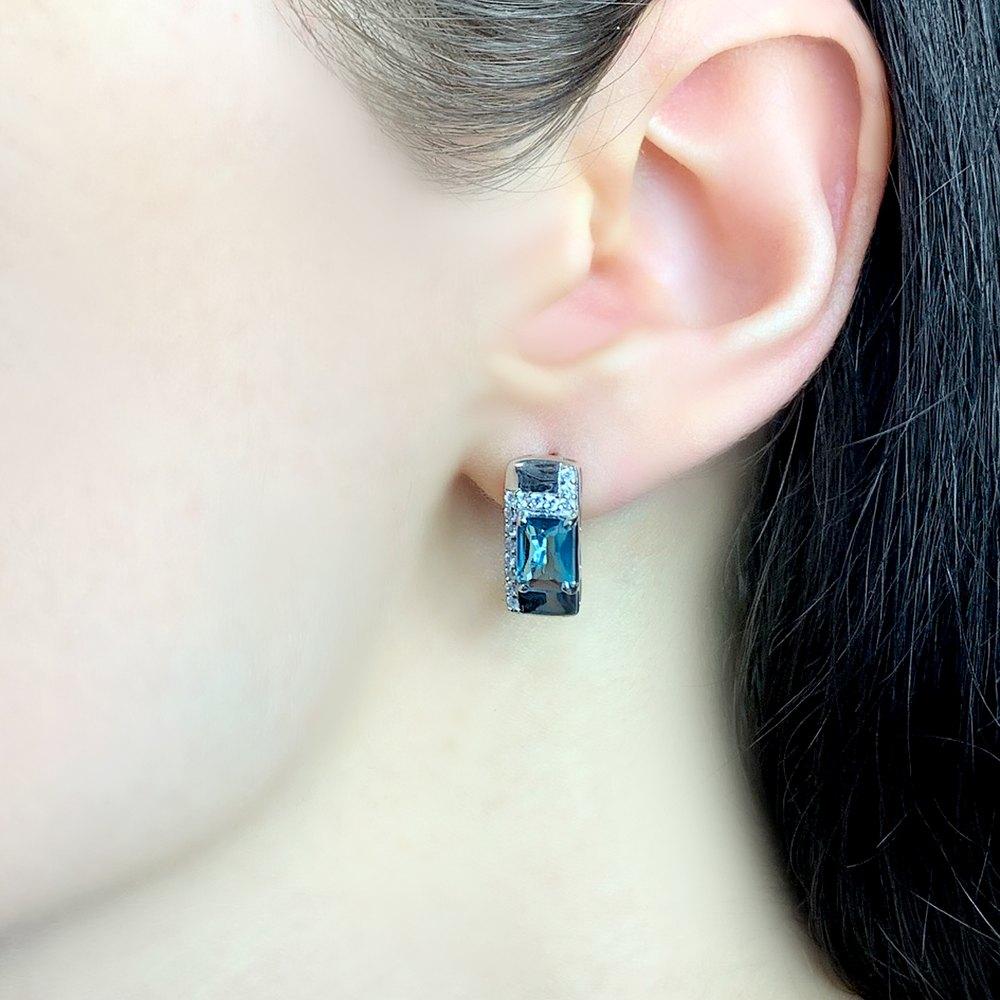 Серебряные серьги с топазом Лондон Блю (1986493)