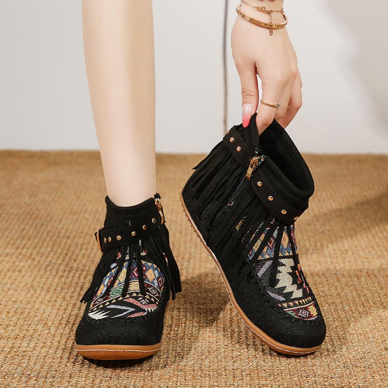 Fashion 2025 Autum Retro Bohemia Women Tassels Round Toe Short Boots Winter Casual Flat Rivet Buckle Flat Suede Ankle Boots Warm Shoes