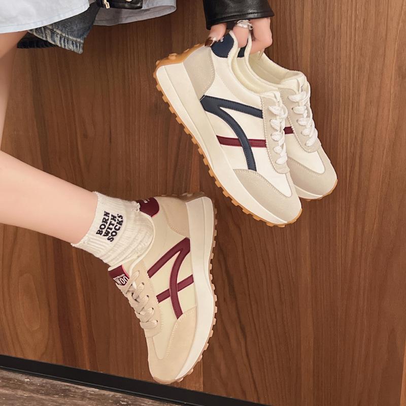 Korean Striped Lace-up White Shoes Women's Summer 2025 New Fashion Versatile Comfortable Sports and Leisure Moral Training Shoes