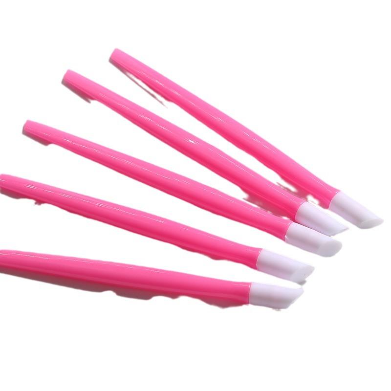 Multifunktionales Nagelwerkzeug: Nagelhautschieber und Prägestift aus Silikon