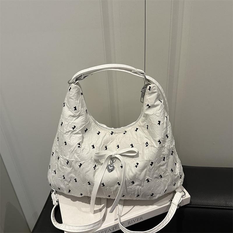 

2025 summer new armpit bag new foreign style casual niche personality women s shoulder bag portable bucket bag women белый