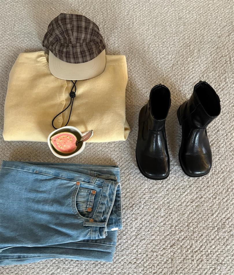 Pointed low-heeled mid-tube western cowboy boots women's 2025 autumn and winter new sleeve retro short boots Martin knight boots