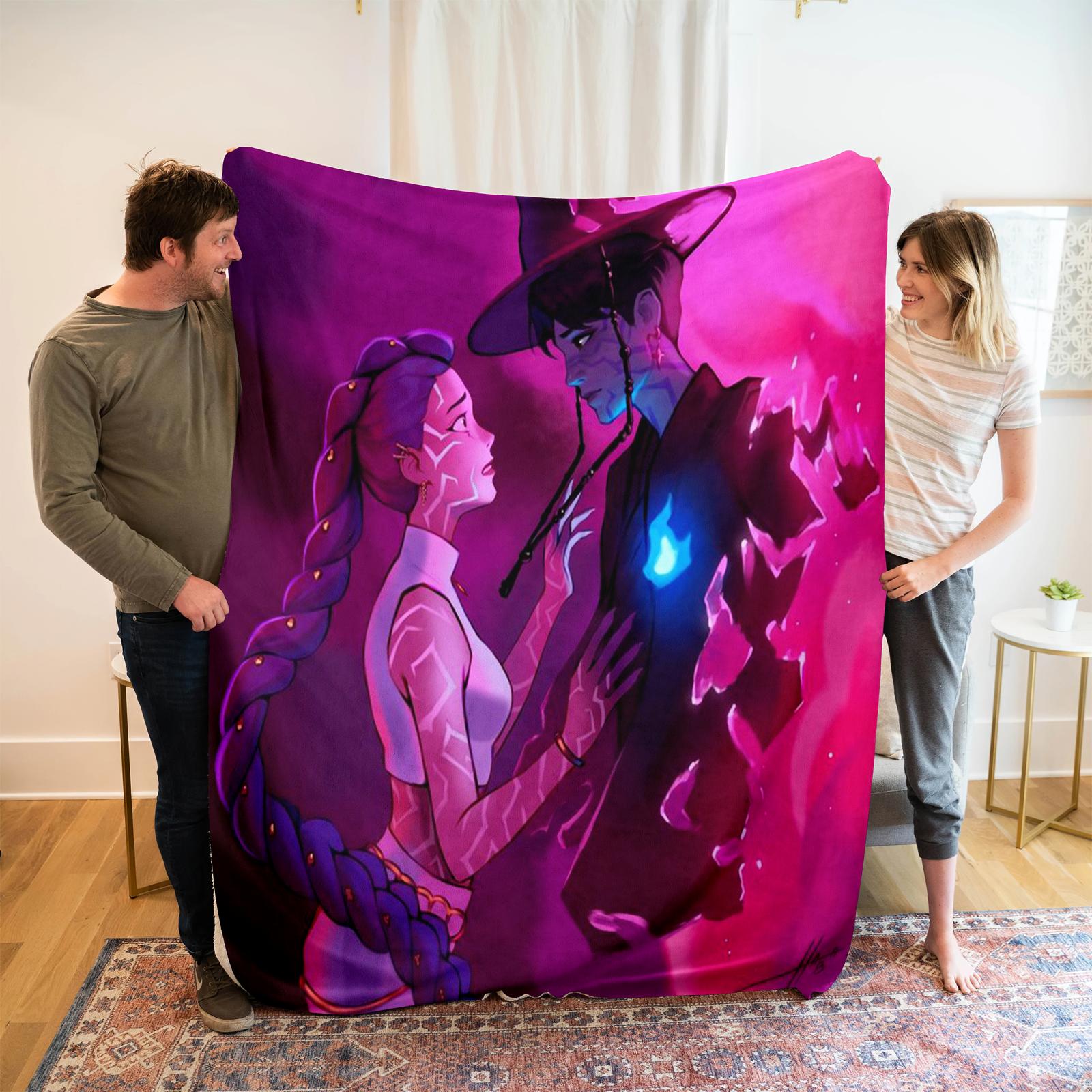 

Этот уютный плед украшен принтом «И» и «», вдохновленным девушками-ведьмачками, демонстрирующим персонажей в действии. One Size