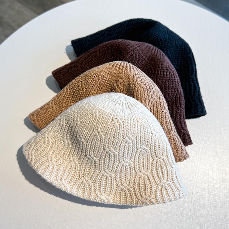 Hand crocheted bucket hat women's versatile wool bucket hat autumn and winter thermal basin hat