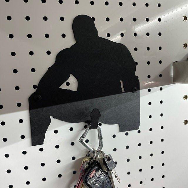 Unique Stainless Steel Keychain Holder With Big Thoughts Funny Muscle Man Figure 10cm*10cmin чёрный