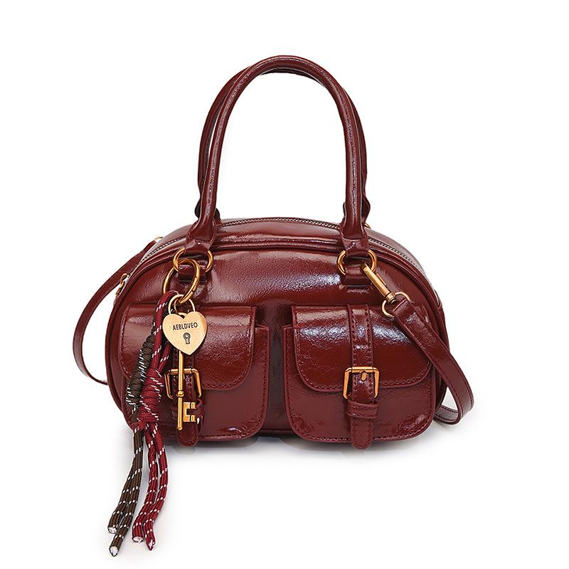 Retro Trend Korean Niche High-end Texture Fashion Portable Pillow Bag Female Versatile Foreign Style Commuter Messenger Bag