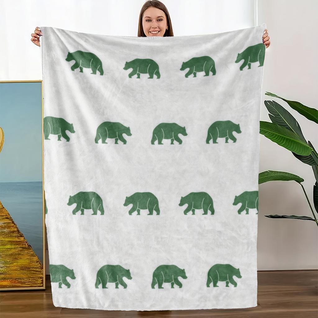 A Comfortable Green Bear Pattern Flannel Blanket, Soft High-Definition Digital Print, All-Season, Family and Friends Gift
