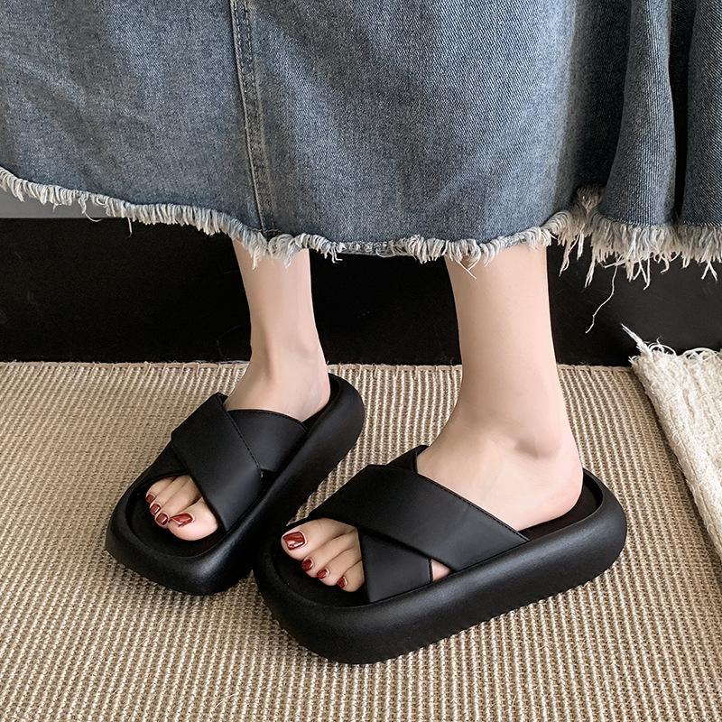 Premium silver platform slippers women's summer wear 2025 new fashion sandals French beach slippers