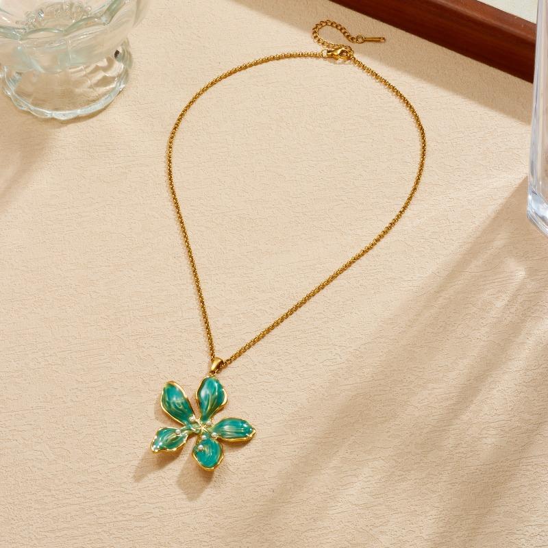 Gold Plated Stainless Steel Green Enamel Flower Pendant Necklace for Women золотой