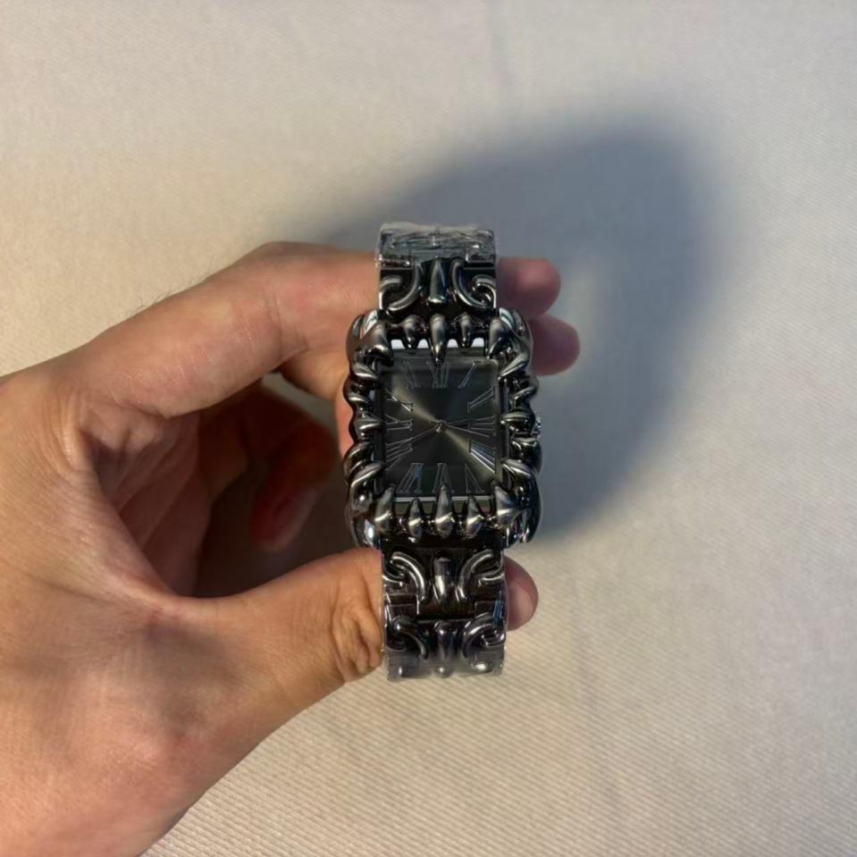 Y2K Klauwvormig Vierkant Horloge Heren en Dames Gotische Stijl Armband Quartz Horloge Waterdicht niche Esthetisch Tijdsinstrument Horloge