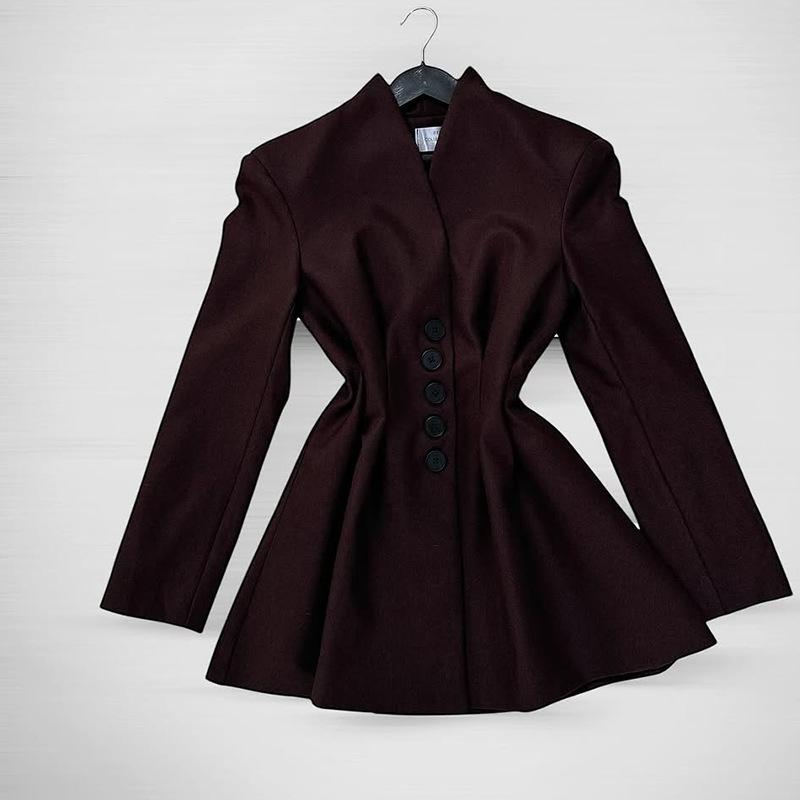 

Женский однотонный короткий пиджак 2025 года с приталенной застежкой на пуговицу, лацканом и длинными рукавами M каштановый