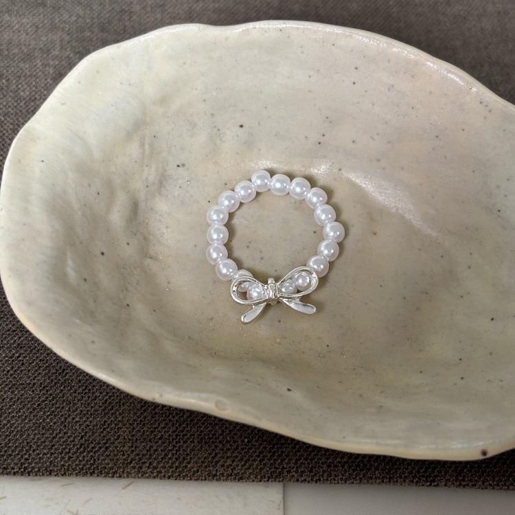 Elegant Handmade Elastic Pearl Beaded Ring for Women - Trendy and Exquisite Finger Accessory