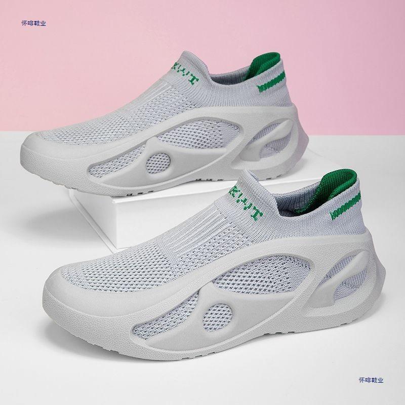 Socks and Shoes New Spring and Summer Breathable Mesh Fly-woven One-pedal Soft-soled Versatile Casual Sports Shoes Couple