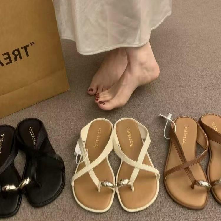 Set of Toe Slippers for Women To Wear Summer New French Fairy Style Sandals with Skirts for Vacation Beach Flat Bottom Beautiful Sandals
