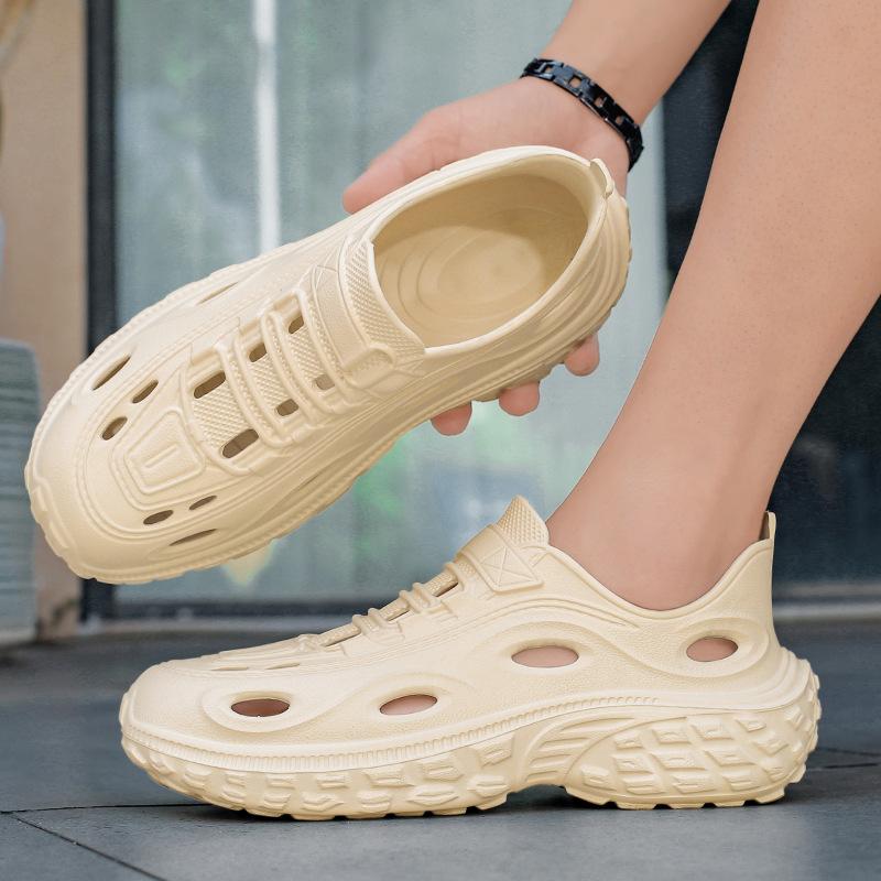 Hole Shoes Men's New 2025 Summer Casual Breathable Light Stepping On Shit Outdoor River Wading Beach Sandals