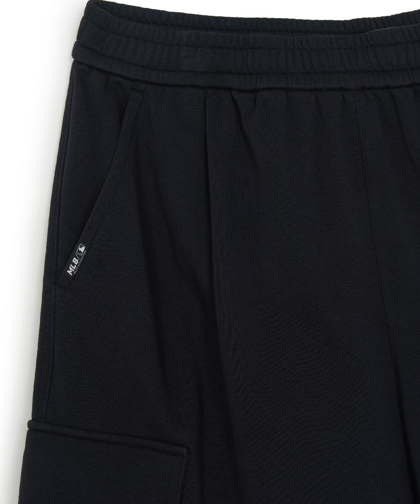 Emelbi Basic Small Logo Cargo Bermuda Pants Ny (Black)