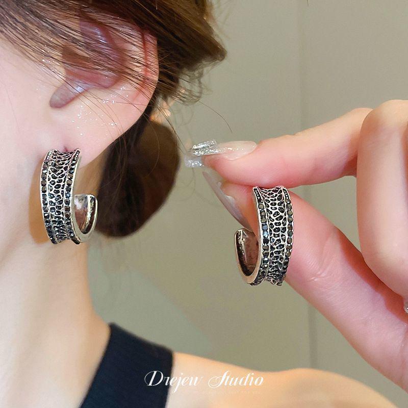 Silver Needle Gold-Plated Geometric Earrings: Chic, Luxurious, High-End Summer Style