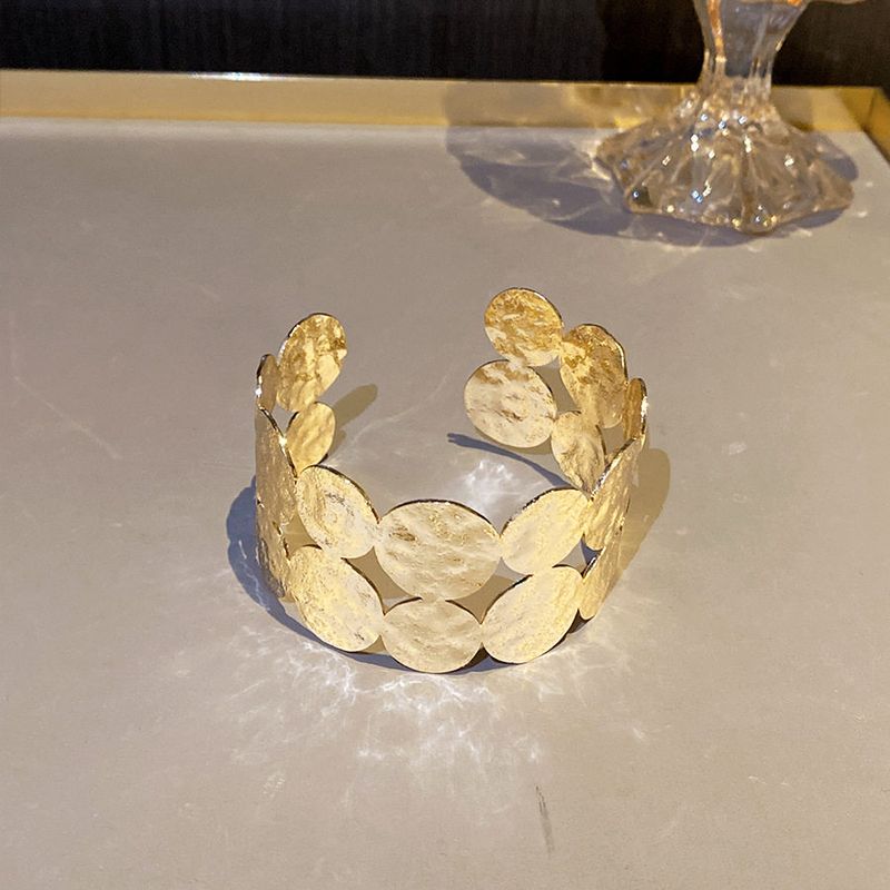 Style Special-Interest Design Snake-Shaped Armband Fashion, Personalized and Exaggerated Simulated Snakes Bracelet Metal Sweet Cool Sexy Arm Chain