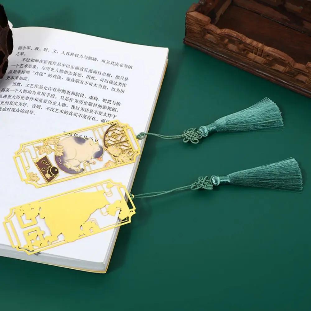 Cat Hollowed Cat Bookmark Flower Chinese Style Metal Reading Bookmark Fashion Retro Chinese Style Bookmarks Office Supplies