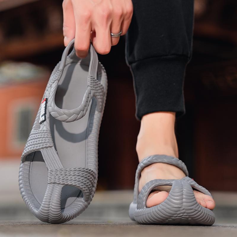 Fashion Fashionable men's casual flat sandals plus size light and comfortable non-slip outdoor beach slippers walking men's shoes