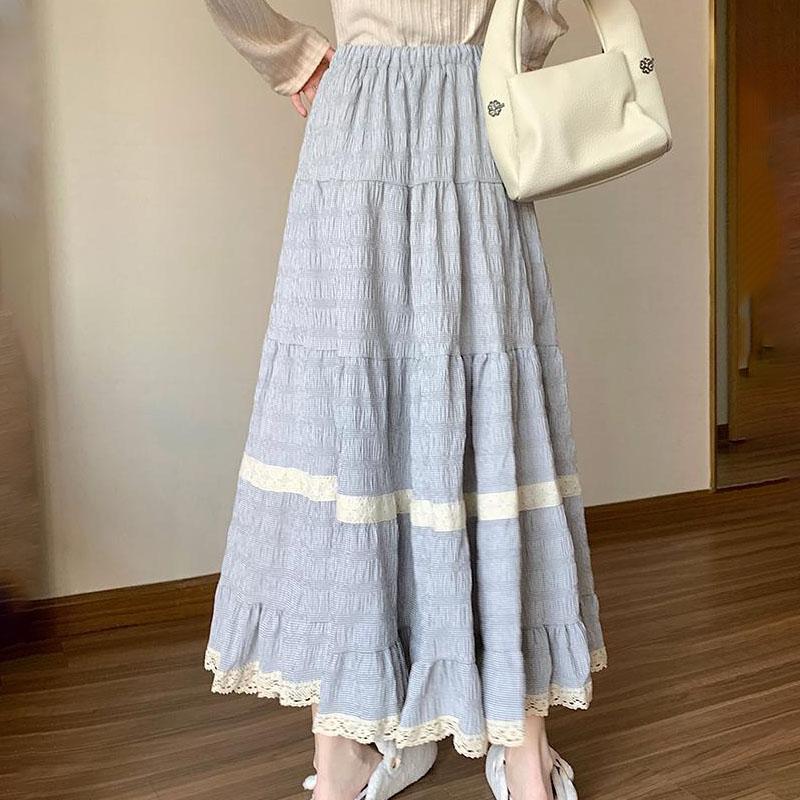 Women's Spring/Summer Design-Forward Paneled A-Line Maxi Skirt - Flowy Drapey Sweet Skirt with Hip-Covering Flared Silhouette & Gentle Flair