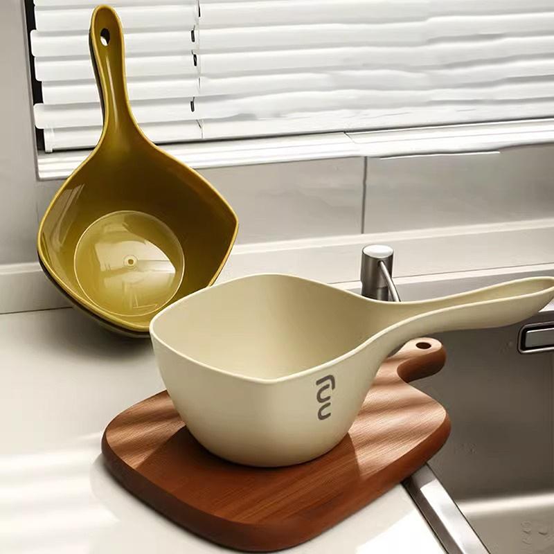 Zesílená naběra na vodu Velká s dlouhou rukojetí Prohloubená naběra na zalévání zeleniny Kuchyňská naběra na mytí zeleniny a ovoce Lze zavěsit