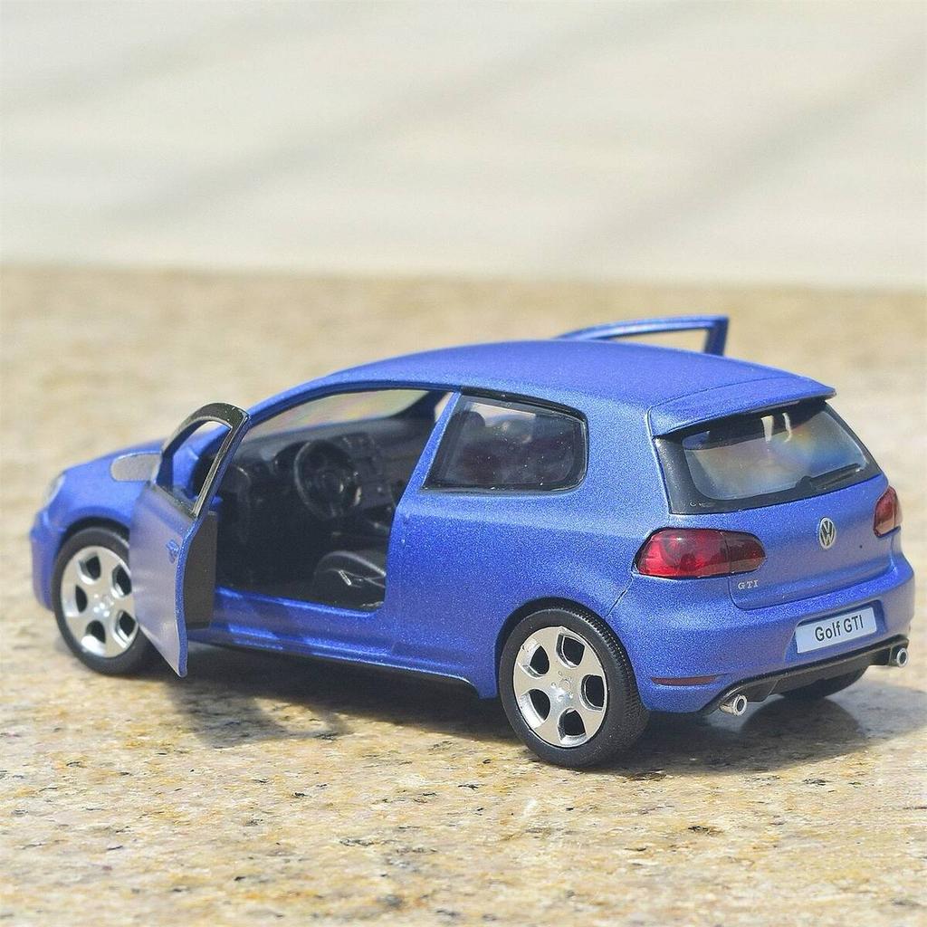 Volkswagen Golf GTI 5palcové kovové auto simulace odlévaný a hračkový vůz RMZ city 1:36 dárků ze slitinových modelů pro děti