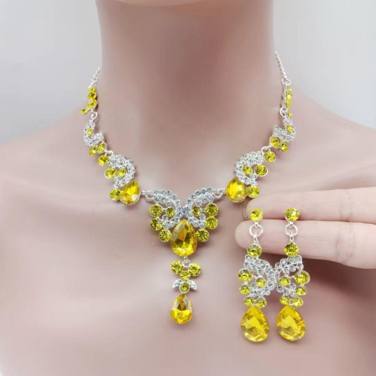 

Комплект из ожерелья и серег из циркония для невесты - свадебные ювелирные аксессуары