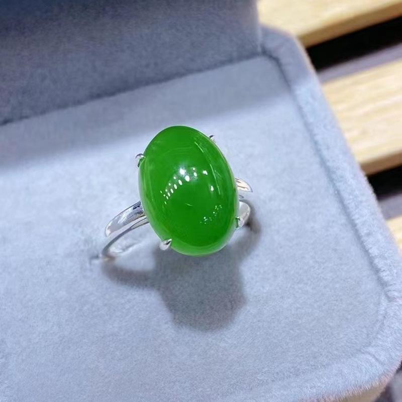 Hui Zhi Yi S925 Silver Inlaid Green Chalcedony Oval Luxury Ring (15*20mm)