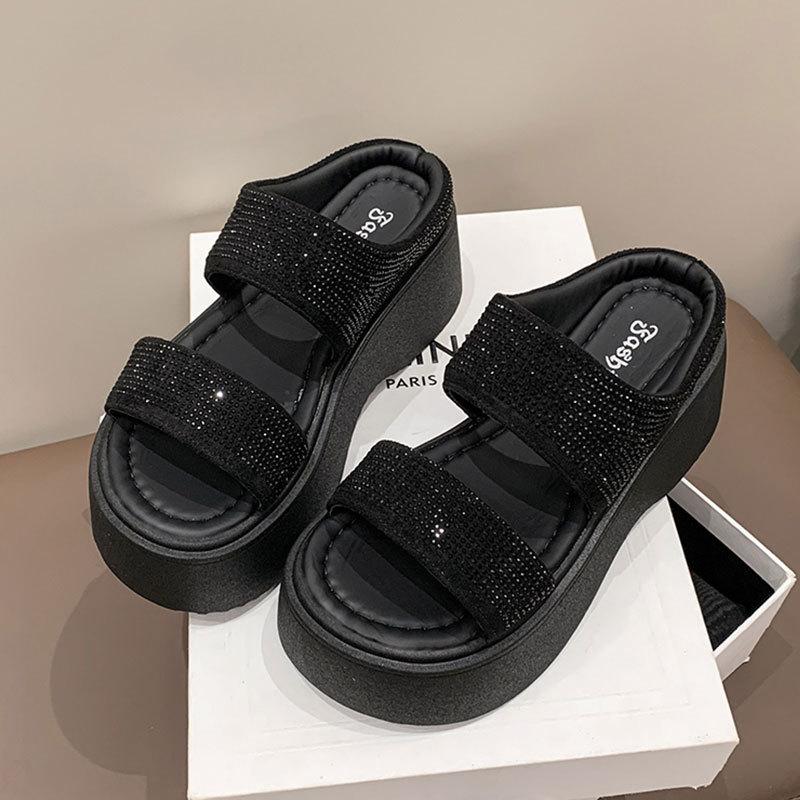 Thick-bottomed rhinestone temperament fairy wind slippers 2025 summer new fashion versatile comfortable beach sandals