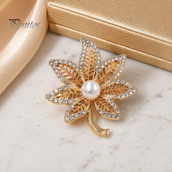 Strong Buckle Brooch Hollow Maple Leaf Shape Brooch, Retro Floral with Electroplated Design, Electroplating Anti-Oxidation Badge for Coats Shirts Bags