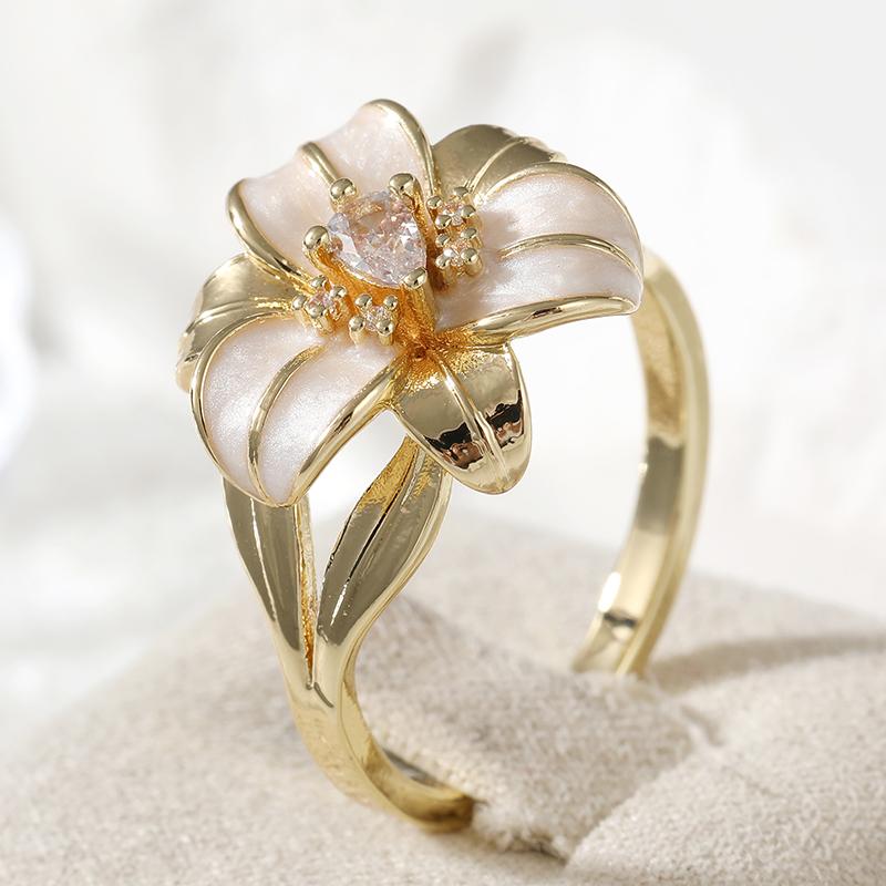 Ästhetischer Intarsien Weißer CZ Emaille Blume Damenring Trendige Goldfarbe Handgeschnitzt Tägliches Tragen Party Schmuck Jahrestagsgeschenk 7 beige