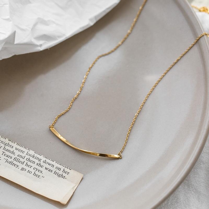 Korean Rotating Smile Necklace Women'S Niche Light Luxury Collarbone Chain Premium Durable Quality Useful Practical