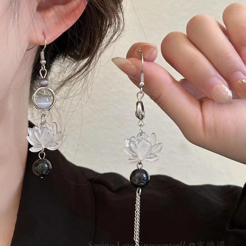 Spring Garden ~ Butterfly dusk øredobber, kvinnelige skog søte blomst lange øredobber, super fe temperament utsøkte øredobber