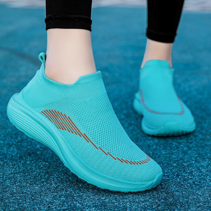 Large size women's shoes new mesh breathable soft sole not tired feet running men's shoes couple adult lightweight sports shoes
