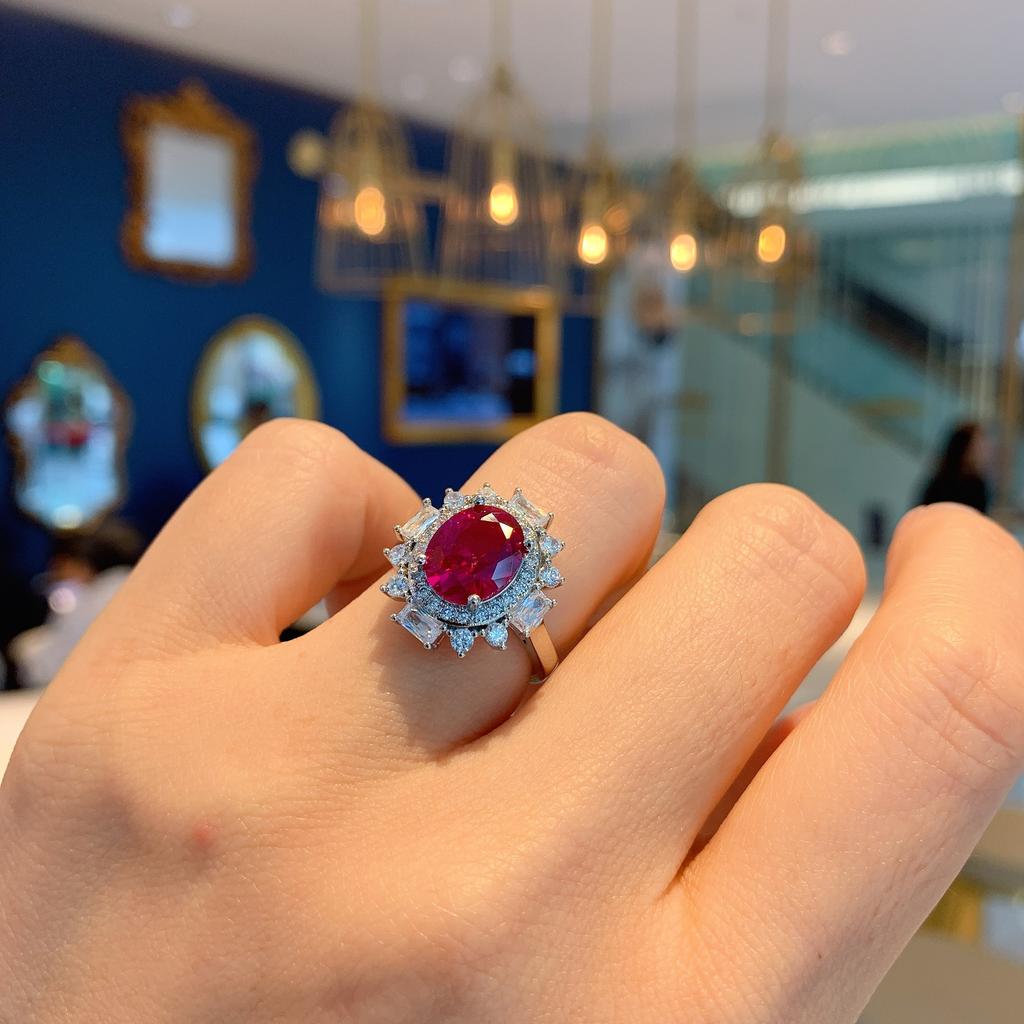 Color treasure model European and American imitation pigeon blood red treasure, Tanzania sapphire retro ring main stone 8 * 10