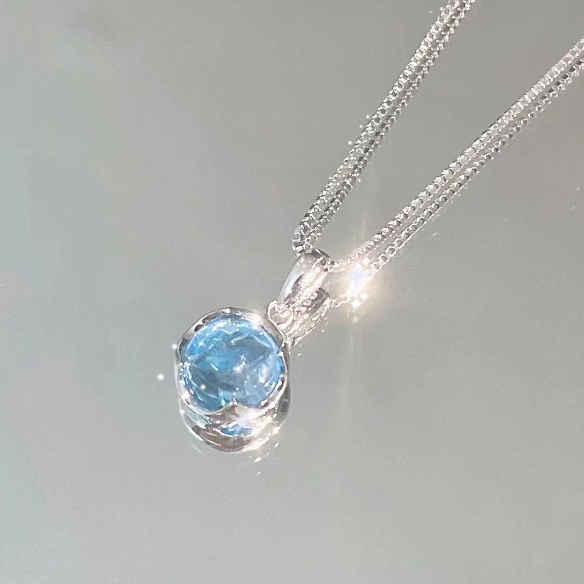

Niche blue moonlight necklace femininity high-end glass stone versatile collarbone chain trend pendant moonlight stone