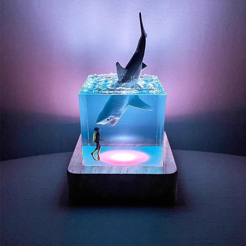 Creative Whale Ornaments Ocean Cubes Resin Luminous Ornaments Handcrafted Artworks Home Desktop Decorations Birthday Gifts