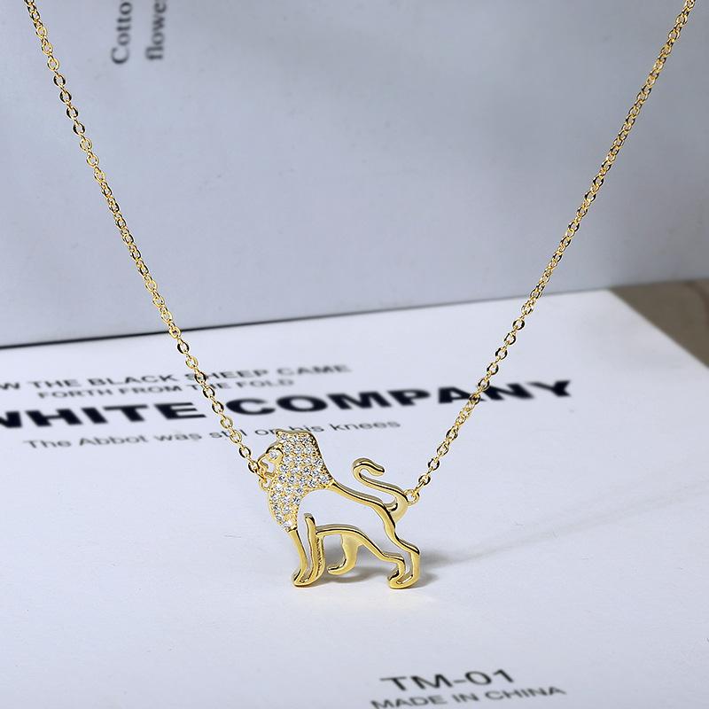 

Ожерелье Street Animal в форме льва с бриллиантами и подвеской