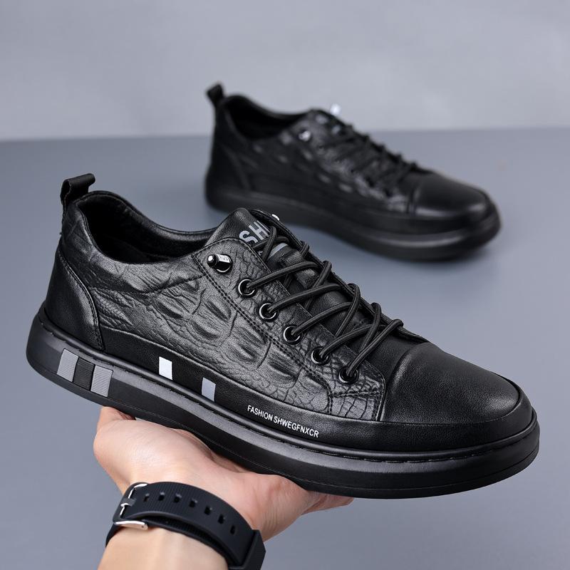 2025 summer breathable little white shoes white flat shoes soft-soled casual leather shoes trendy men's shoes 2025