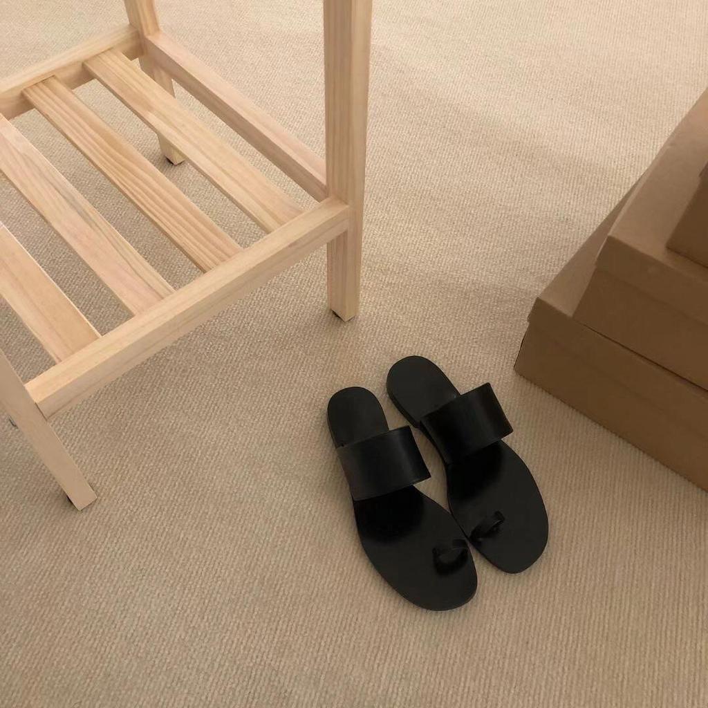 Äkta läder koreansk nischdesign enords bredband täckande tå coola tofflor dam ytterkläder sommar ny mode strandsandaler