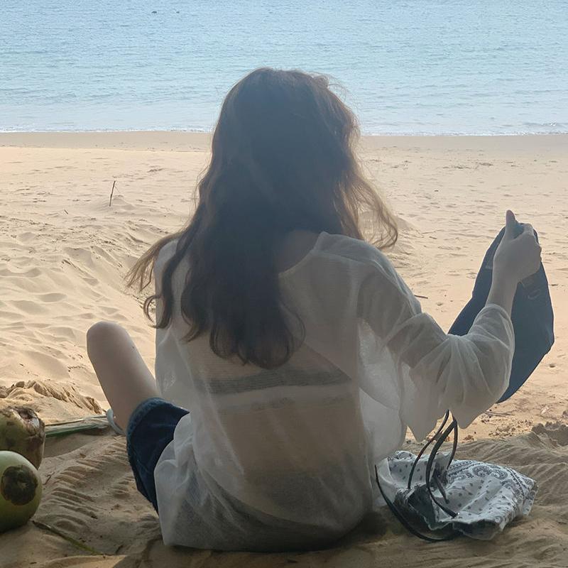 V-neck Sun Protection Shirt Cover for Women's Summer Thin Style, Paired with Ice Silk T-shirt Cover, See Through Long Sleeved Top