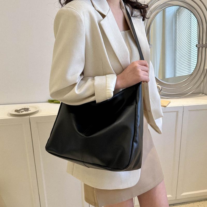 Fashionable and Versatile Shoulder Bag New Daily Commuting Crossbody Bag Simple and Personalized Bucket Bag