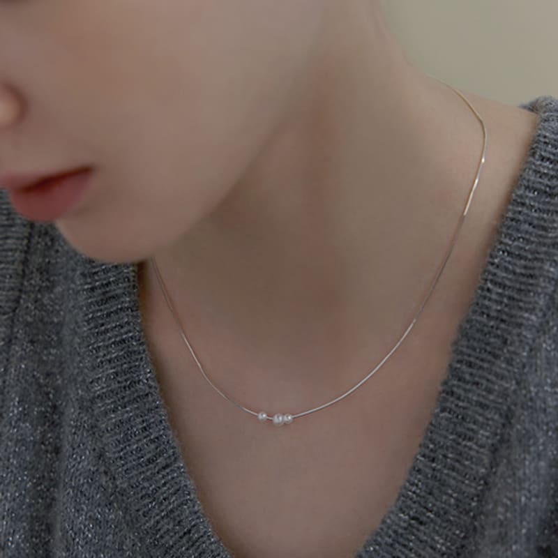 Lewe Three pearl Shiny chain necklace