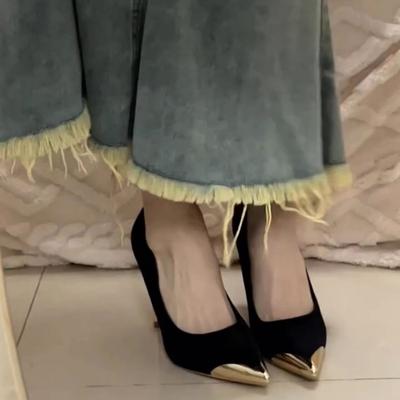 Metallo a punta senso del design femminile 2025 nuovi tacchi alti neri temperamento di nicchia francese socialite sexy stiletto