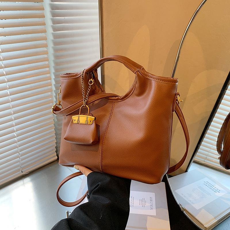 

Ретро модная женская сумка, новая большая сумка-тоут из коровьей кожи, сумка через плечо, повседневная косая сумка-спин коричневый
